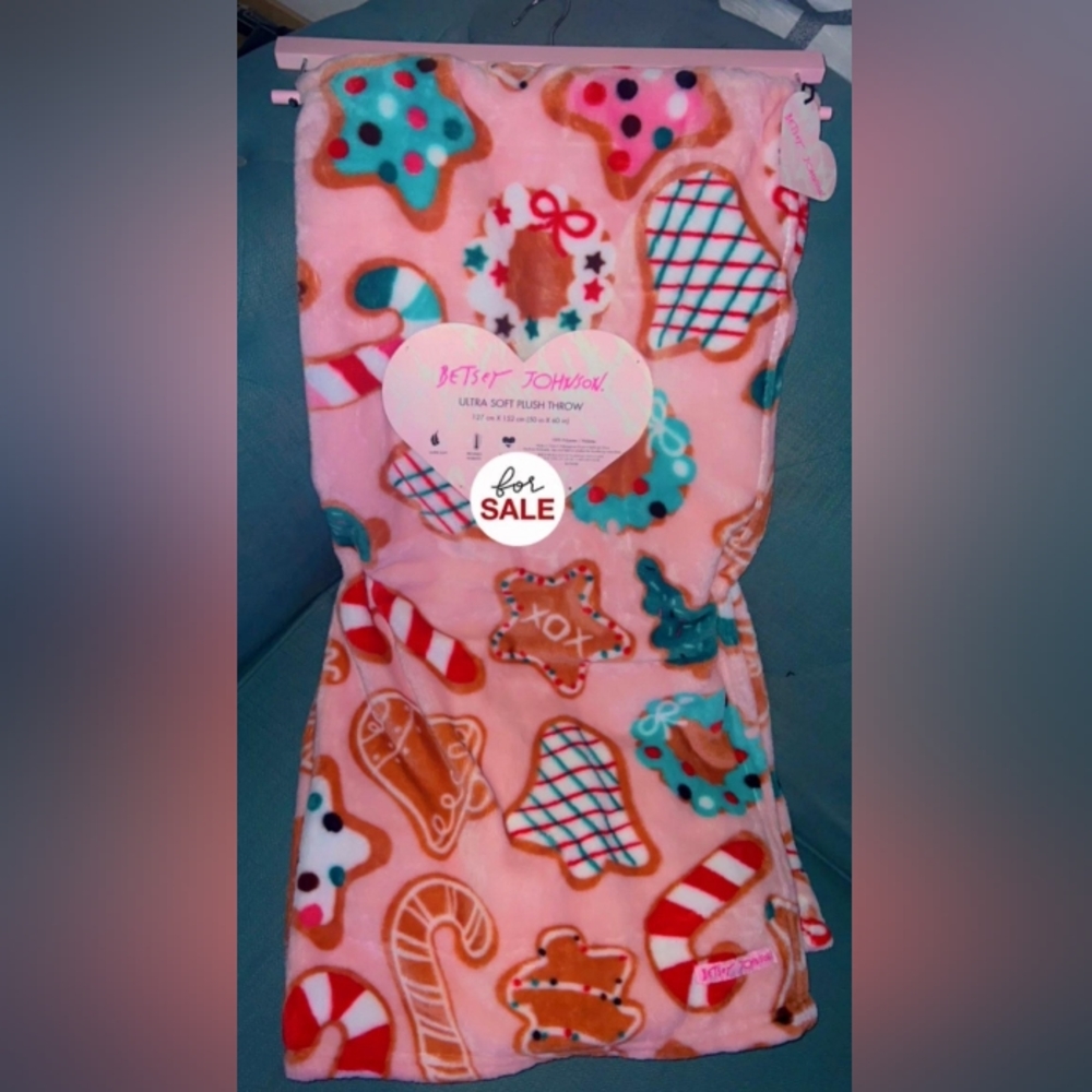 Betsey Johnson christmas gingerbread blanket